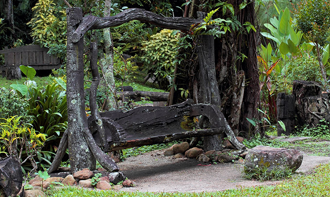 Gartenschaukel aus Holz